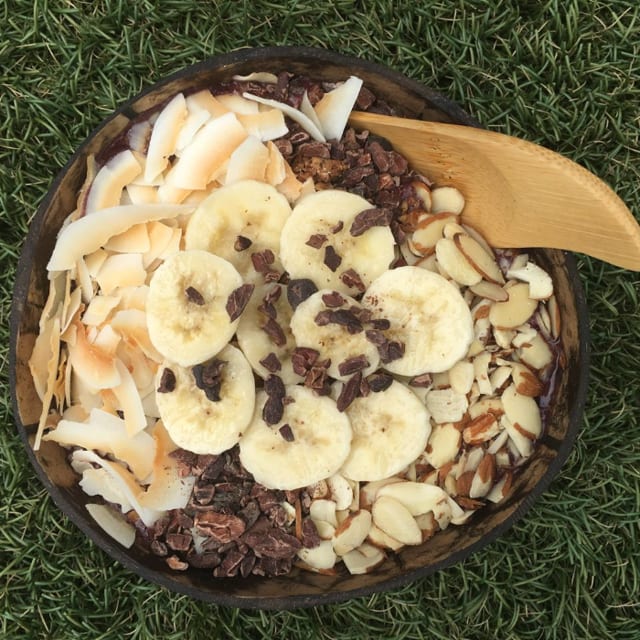 Cacao a Bunga Smoothie Bowl.