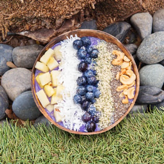 Berry Enticing Acai Bowl (16 oz)